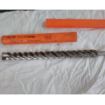 Used FOUR flute carbide SDS MAX concrete drill Germany Dewalt